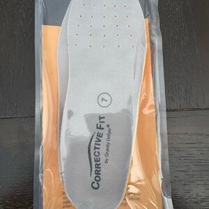 Corrective Fit Insoles by Gravity Defyer